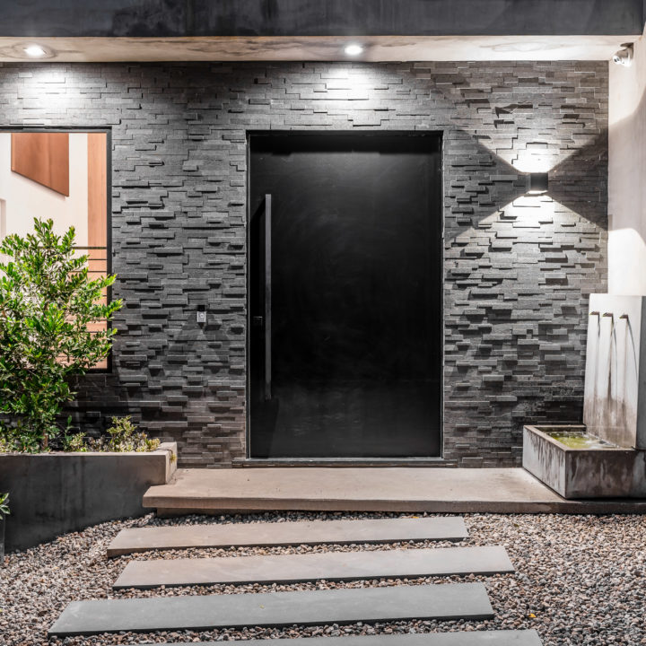 entrance and entryway lighting at night and plants 2025 02 02 15 22 32 utc 1